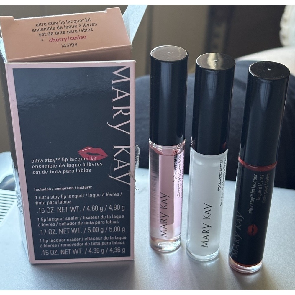 Mary Kay Ultra Stay Lip Lacquer Kit in CHERRY 3 Piece Lacquer / Gloss NEW in Box